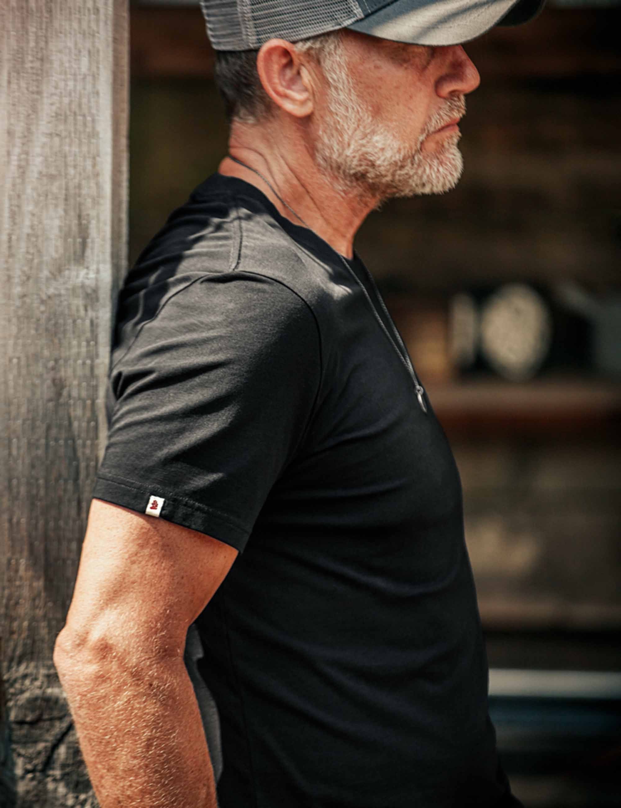 Essentials T-Shirt - Black - Image 5