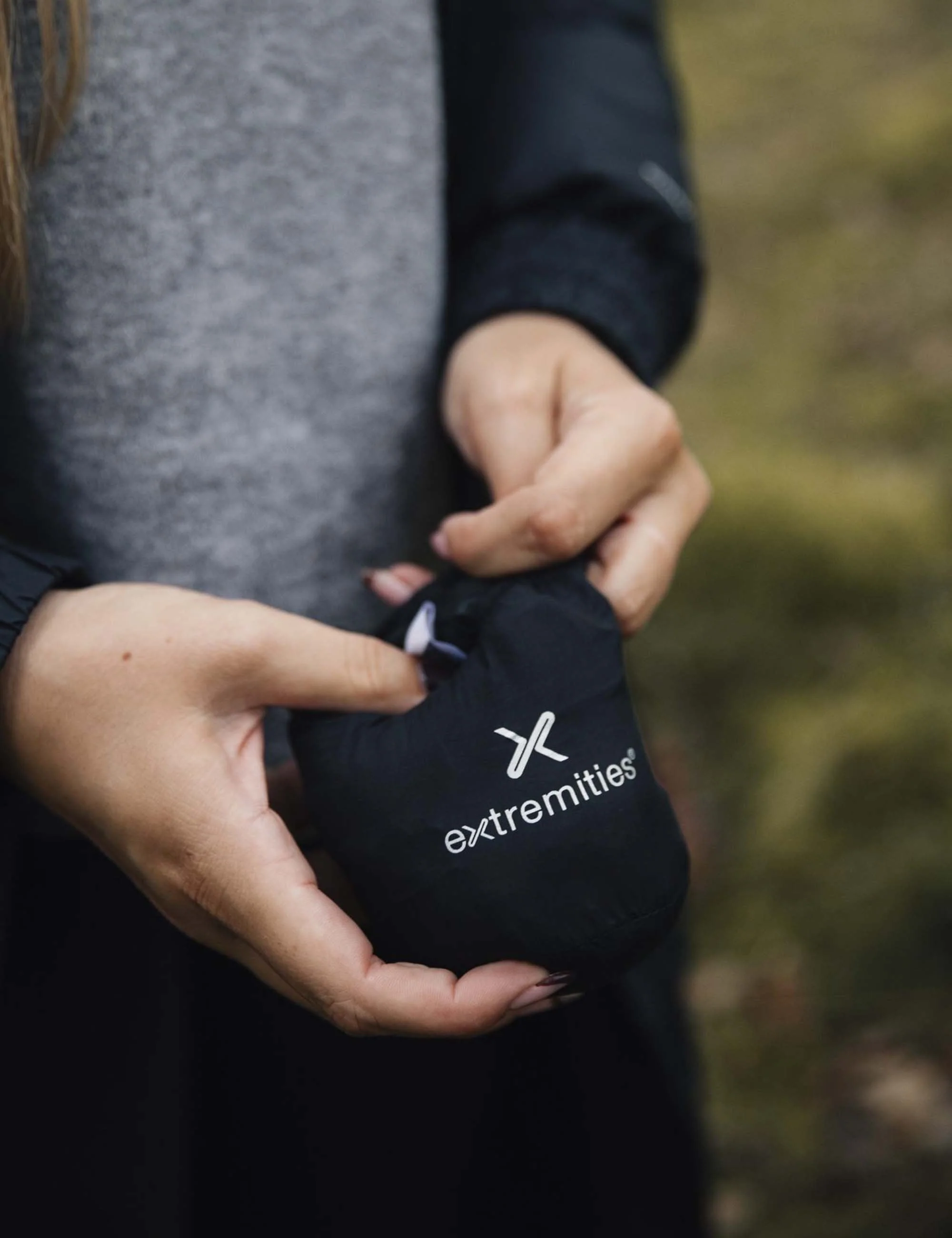 Paradox Waterproof Gloves - Black - Image 4