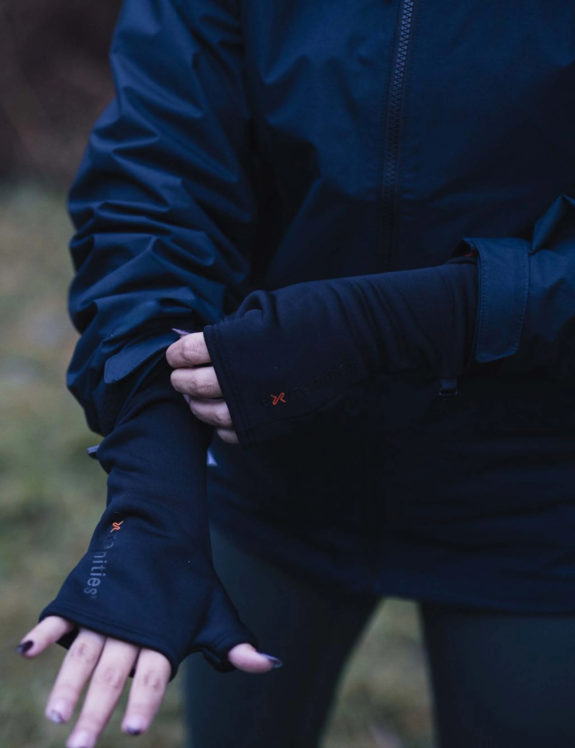 Power Liner Wrist Gaiter - Black - Image 3