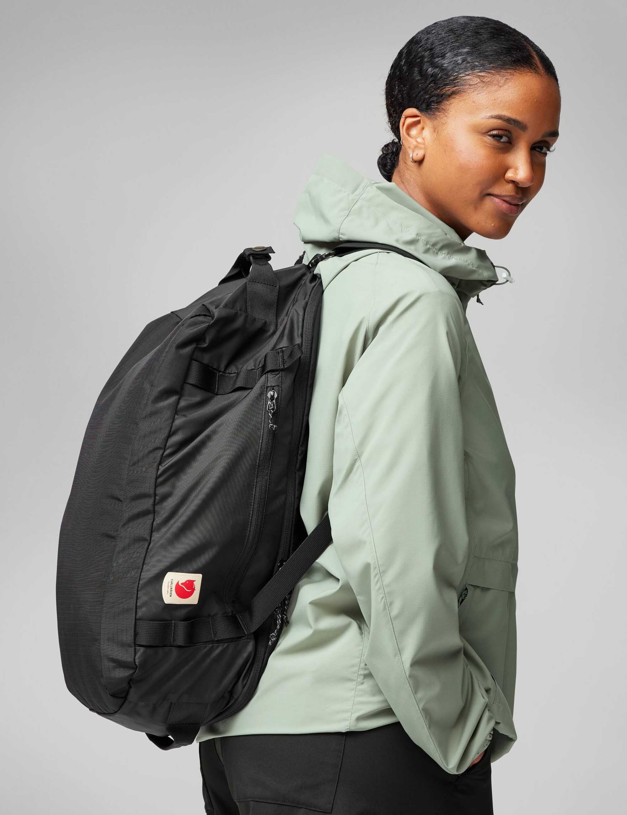 High Coast 22L Duffel Bag - Black - Image 7