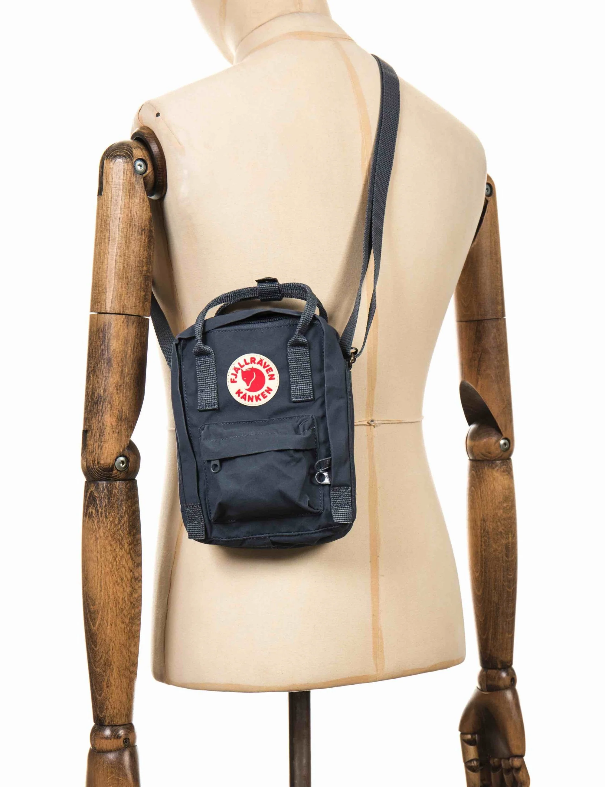 Kanken Sling 2.5L Bag - Graphite - Image 4
