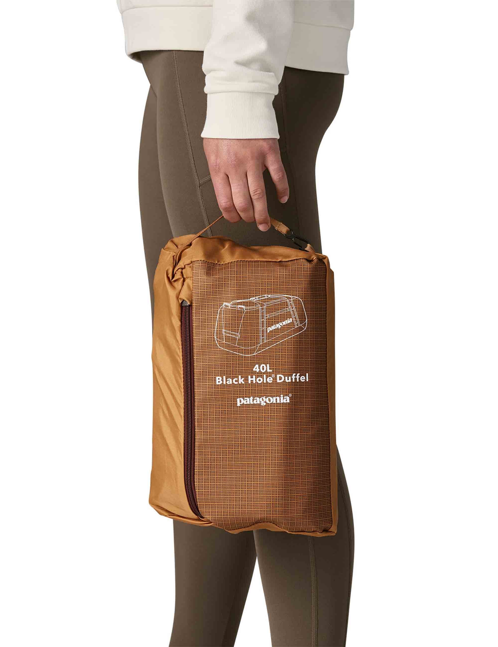 Black Hole Duffel Bag 40L - Talon Gold - Image 5