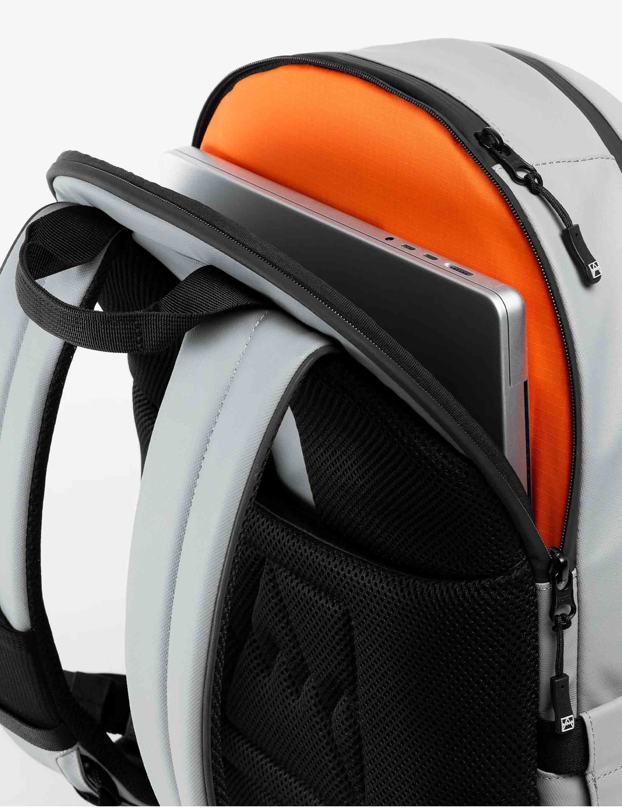 Everyday Backpack 15L - Concrete - Image 5